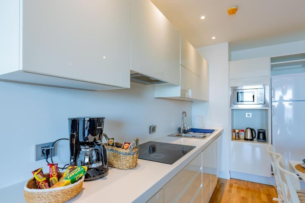 Golden Stones House Sea And Lake View Истанбул Екстериор снимка