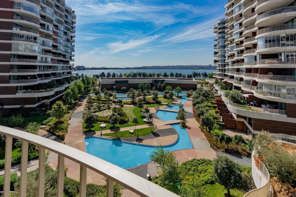 Golden Stones House Sea And Lake View Истанбул Екстериор снимка