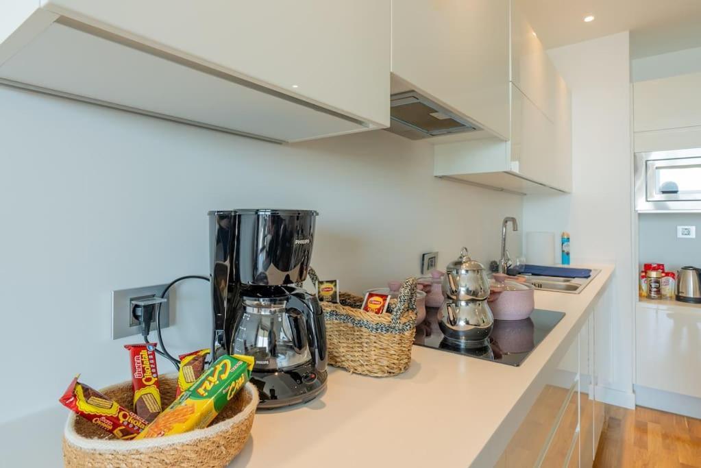 Golden Stones House Sea And Lake View Истанбул Екстериор снимка