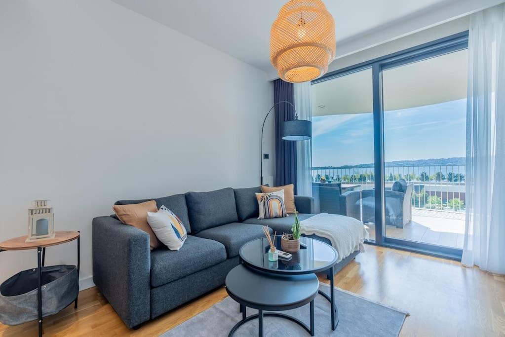 Golden Stones House Sea And Lake View Истанбул Екстериор снимка