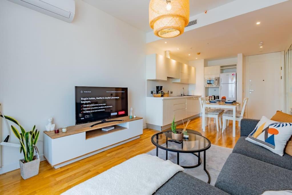 Golden Stones House Sea And Lake View Истанбул Екстериор снимка