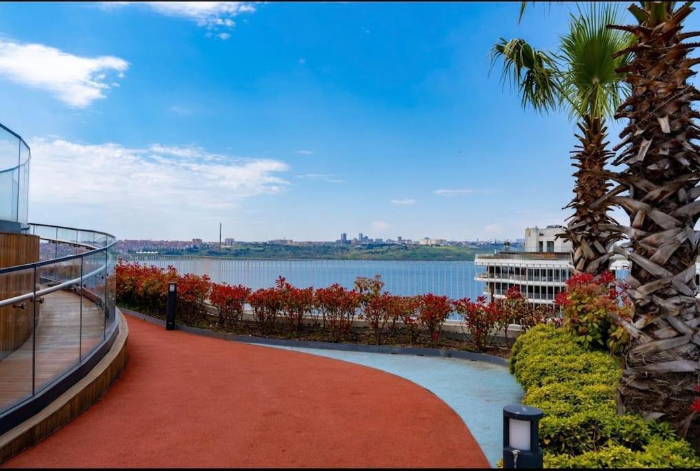 Golden Stones House Sea And Lake View Истанбул Екстериор снимка