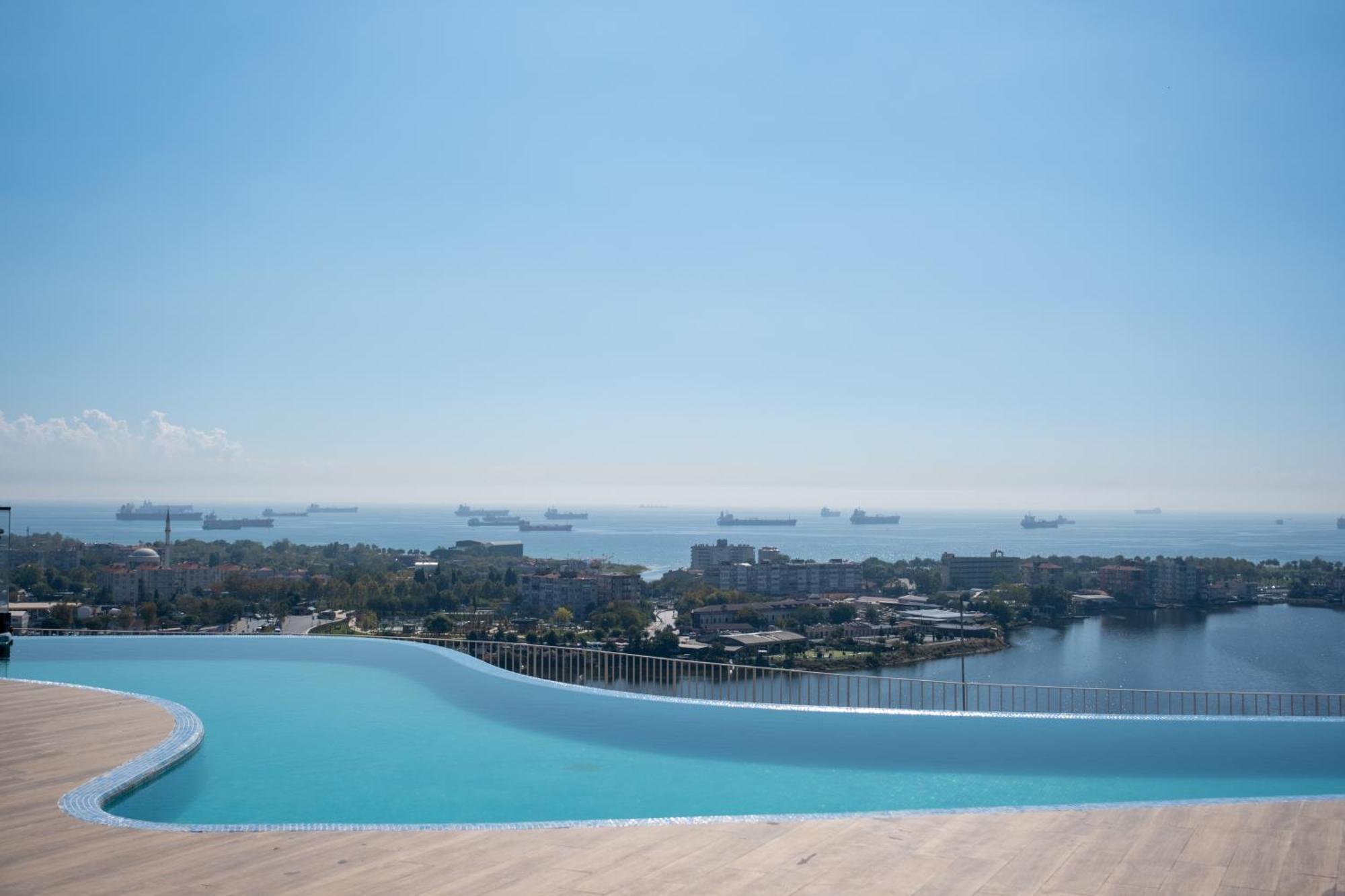 Golden Stones House Sea And Lake View Истанбул Екстериор снимка