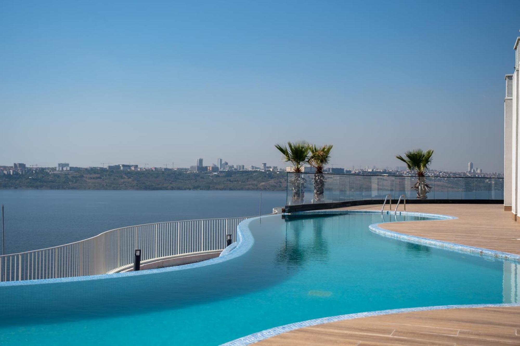 Golden Stones House Sea And Lake View Истанбул Екстериор снимка